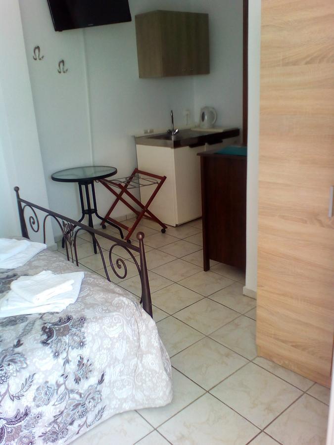Rooms To Let Rena Monólithos Esterno foto